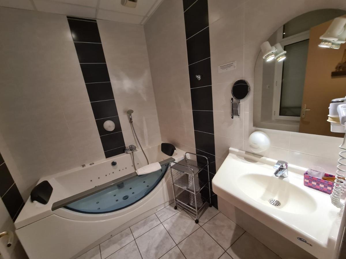 Hostellerie Du Cantal Мюра Экстерьер фото