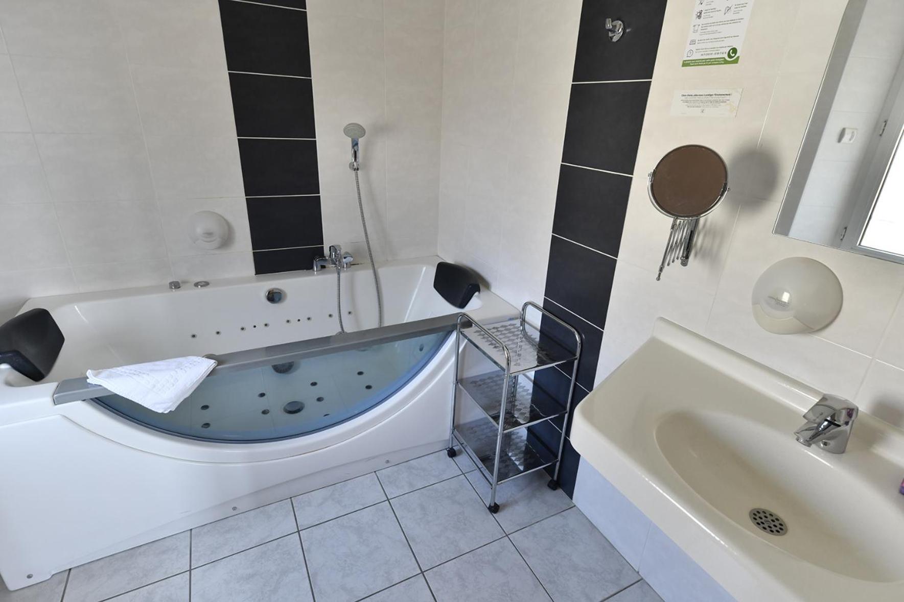 Hostellerie Du Cantal Мюра Экстерьер фото